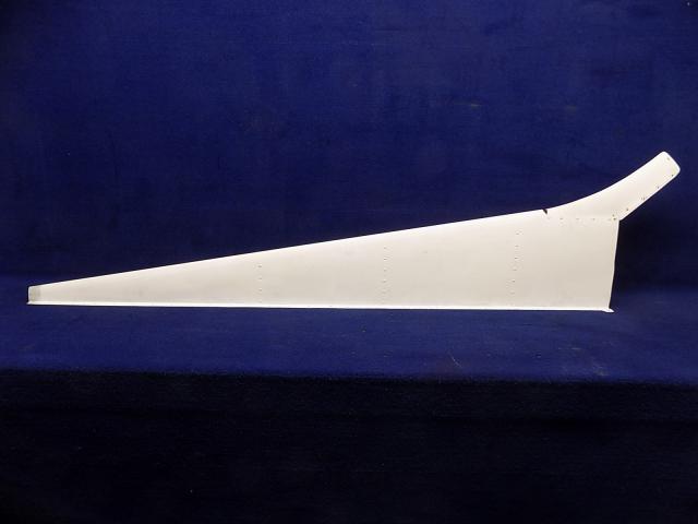 0531019-8 Cessna - Dorsal Fin - (Top fairing cracked - see photos)