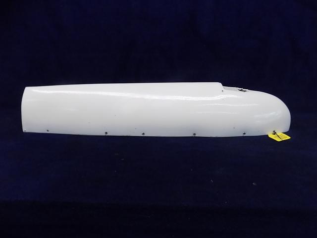 0523565-29-791 Cessna - TIP WING LH CONICAL CAMBER fiberglass (damaged see details)