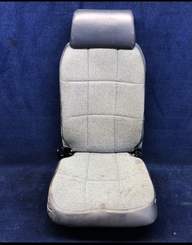 99385-00 Piper - Seat - Center Right Forward Facing