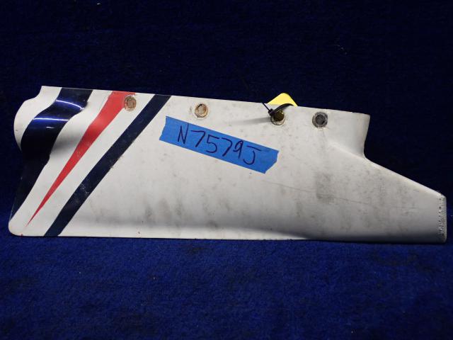 99868-00 Piper - Tip-Rudder w/ Tail Light Provisions (Fiberglass)(2-lbs 5oz) - SEE DETAILS