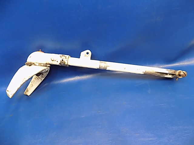 3400D-3 Cessna - 10 Fork &amp; Bracket Assembly (See Details)