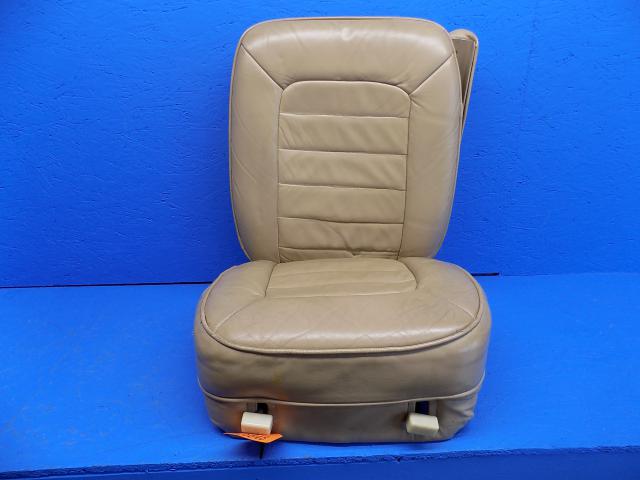 0812831-6 Cessna - SEAT ASSEMBLY RH Co-Pilot (Leather)