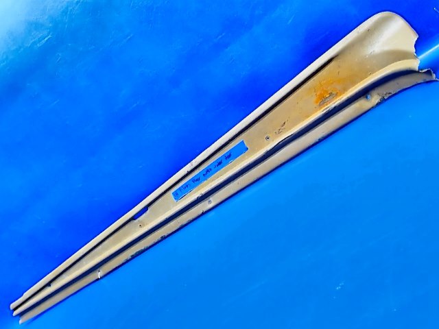 1715034-1 Cessna - Moulding - LH (See Photos)