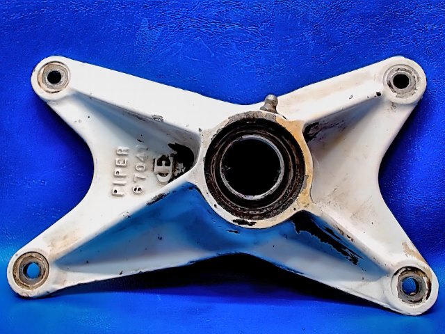 67040-12 Piper - FITTING- FORWARD TRUNNION LH