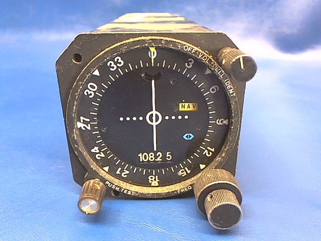 NAV 121 TSO Narco - NAV-121 VOR/LOC Indicator / NAV Receiver TSO