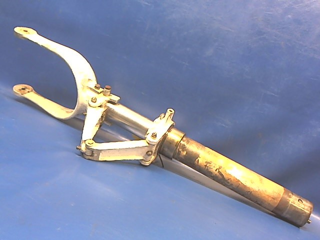 0442504-13 Cessna - STRUT - NOSE GEAR