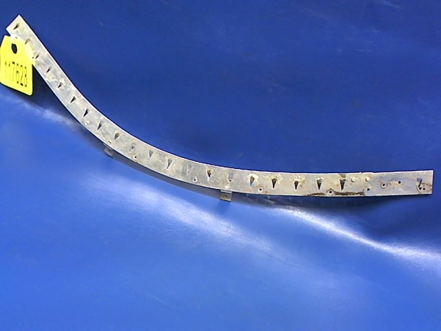 0412509-2 Cessna - Retainer - Upholstery RH (some teeth damaged)