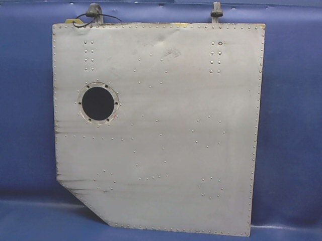 0826000-40 Cessna - DOOR - RH WHEEL WELL