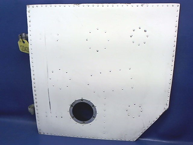 0826000-40 Cessna - DOOR - RH WHEEL WELL