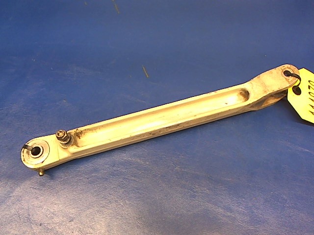 0841102-4 Cessna - Side Link Upper - MAIN GEAR