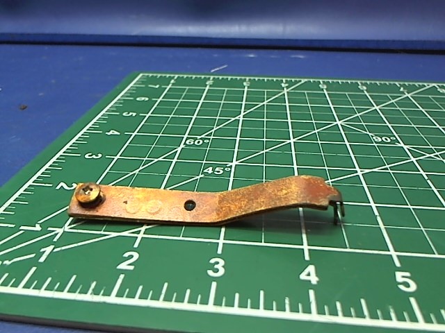 0426513-3 Cessna - STUD- DOOR STOP CATCH