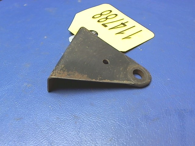 24012-00 Piper - RH BRACKET ASSEMBLY - Cowl flap torque tube mounting left engine