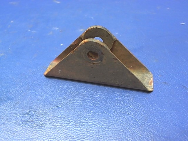 24039-00 Piper - BRACKET- EXHAUST STACK HANGER
