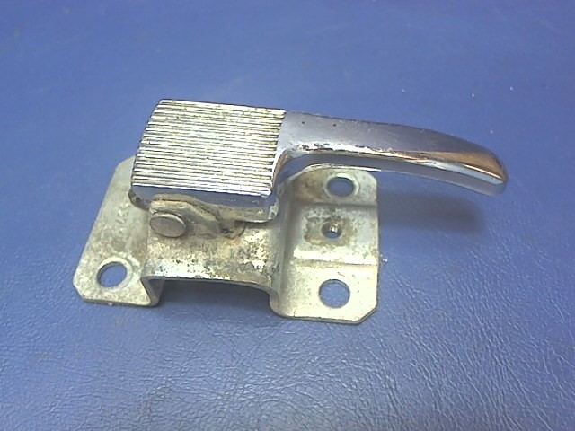 464 046 Piper - Handle - Inside Cabin Door (113-837-020) - See details