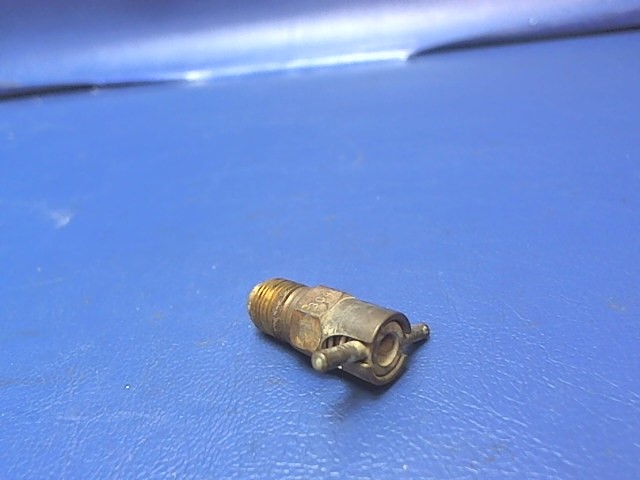 492 022 Piper - Drain - Fuel Tank - CCA1550 - Pet-Cock Type