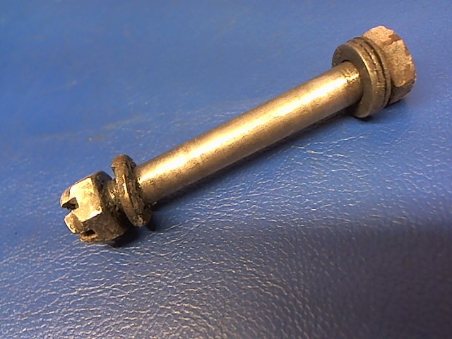 400 166 Piper - BOLT - (AN5-23) - Torque Link