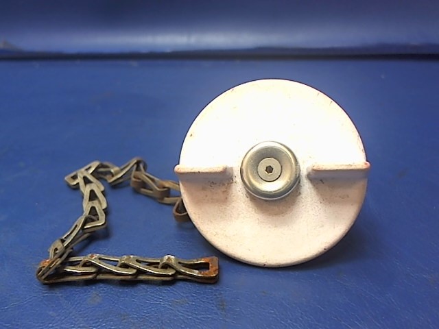 0426015-1 Cessna - CAP- FUEL TANK (VENTED)