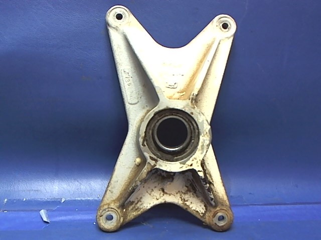 67040-12 Piper - Fitting - Forward Trunnion LH