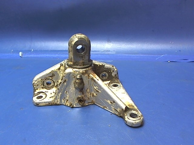 95643-09 Piper - Bracket-Main Gear Truss RH (5/8 O.D. STUD)