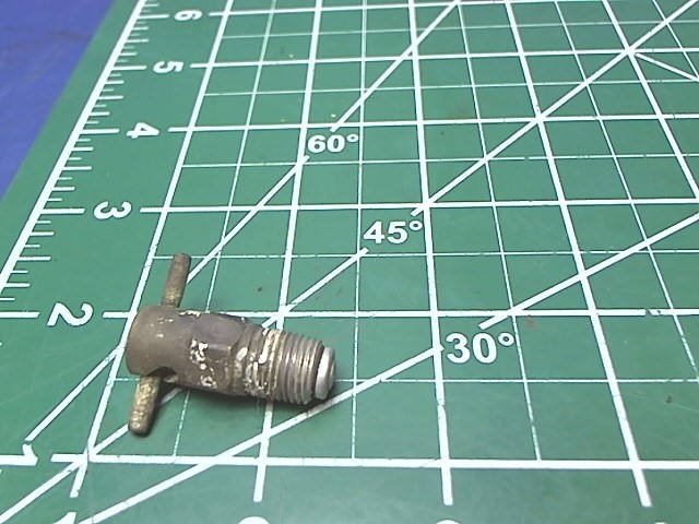 492 022 Piper - Valve - Fuel Drain (CCA-1550)