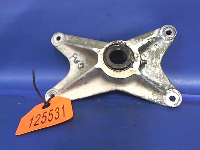 67040-13 Piper - Fitting - Forward Trunnion Right