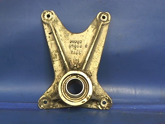 67042-12 Piper - FITTING - Aft trunnion