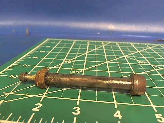 0841000-92 Cessna - Bolt - (Attach side link door strut link assembly to main gear)