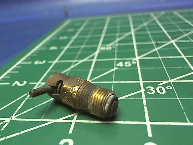 492 022 Piper - Valve - Fuel Drain (CCA-1550)