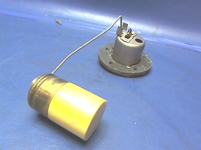 0523557-1 Cessna - Transmitter - Fuel Gauge (INOP) CORE