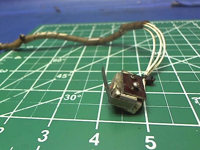 1SE1-3 Cessna - SWITCH-GEAR DOWN LOCKED