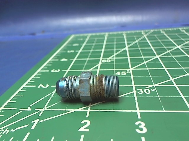 476 662 Piper - NIPPLE- (AN816-6D)