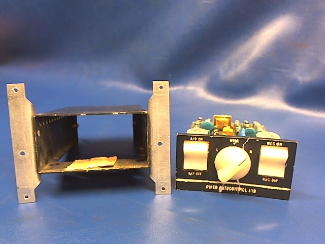 751 283 Piper - Controller - Auto Control IIIB ( Model 1C338) INOP CORE AsS-IS