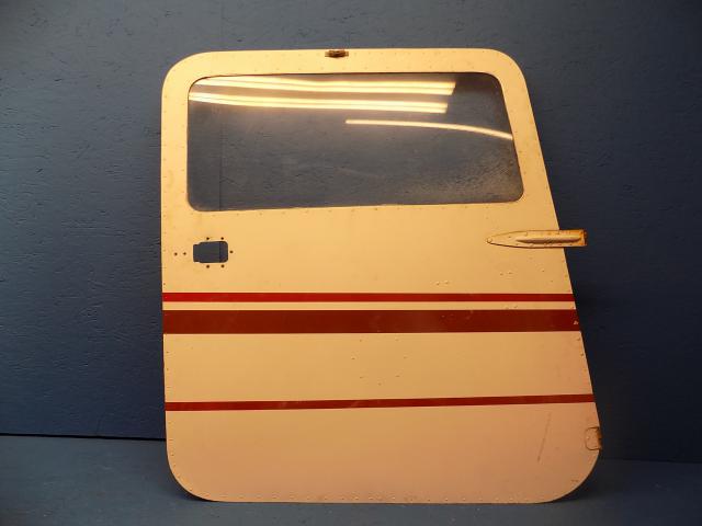 0511460-50 Cessna - STRUCTURE ASSEMBLY-RH (window has crazing)