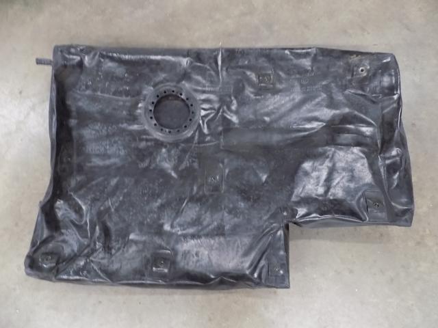 0726001-16 Uniroyal - Fuel tank RH