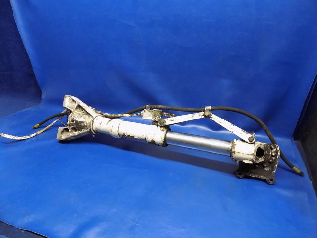 5094102-7 Cessna - STRUT ASSEMBLY MAIN LANDING GEAR LH