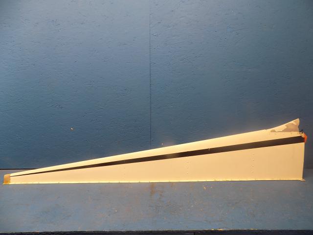 0531019-8 Cessna - Dorsal Fin - (Top fairing cracked - see photos)