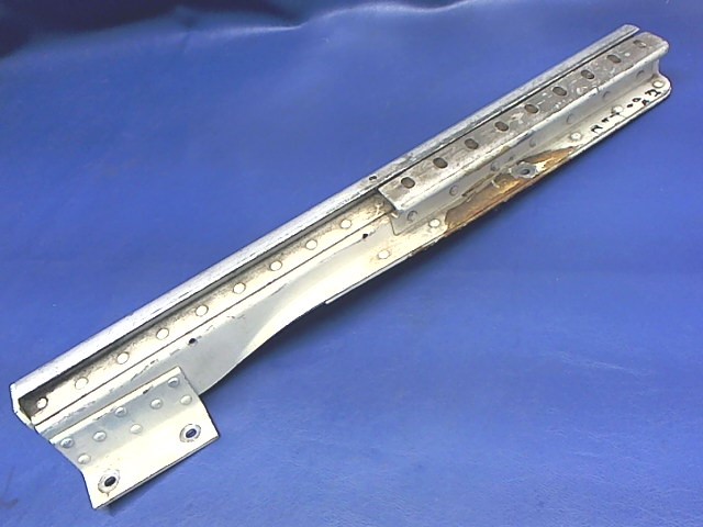 0812987-6 Cessna - TRACK-RH SEAT OUTBOARD