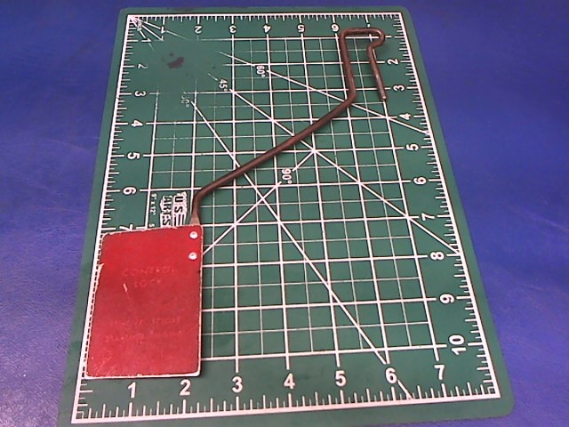 0513342-1 Cessna - CONTROL LOCK GUSS
