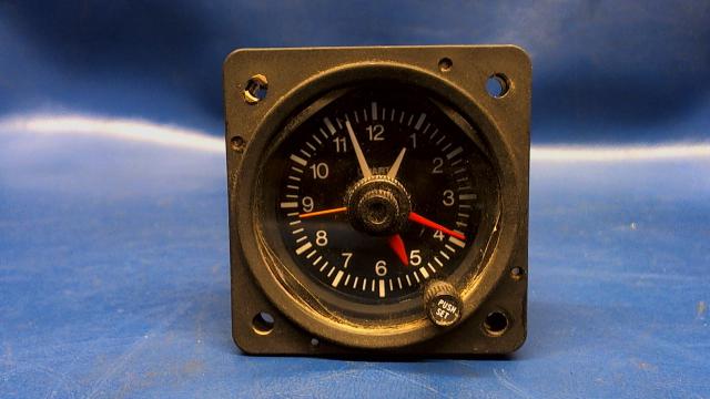 MD-90 Cessna - INSTRUMENT - Clock. electric MD-90(BLET)