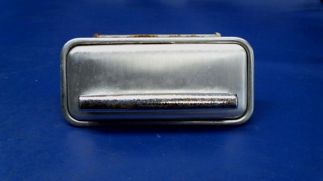 NPN Cessna - Ash Tray Receiver