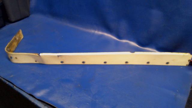 0520005-13 Cessna - FILLET - WING FAIRING - RH (Cracked at center fairing - See photos)