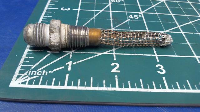 0422130 Cessna - Strainer - Fuel Tank (Finger)