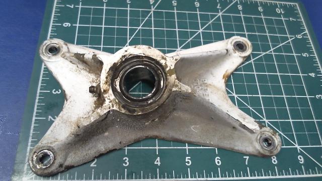 67040-15 Piper - Fitting Assembly - Forward Trunnion Right