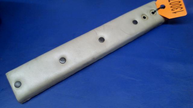 99950-00 Piper - CHANNEL - Shin guard right
