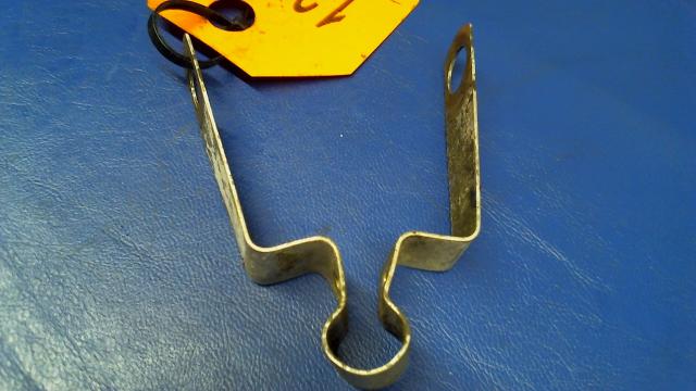 63332-06 Piper - Clip-Brake Hose Center