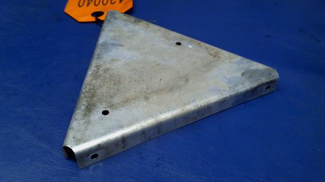 62938-00 Piper - BRACKET- Oil radiator outb.