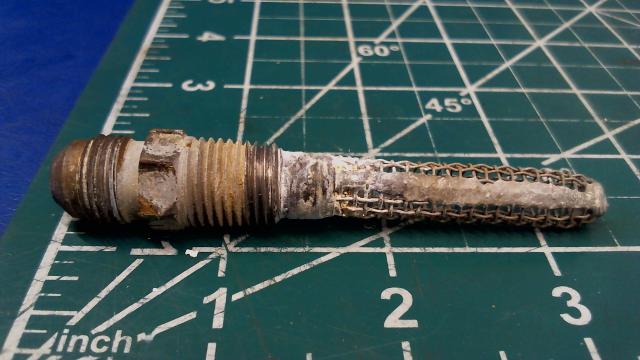 0422130 Cessna - Strainer - Fuel Tank (Finger)