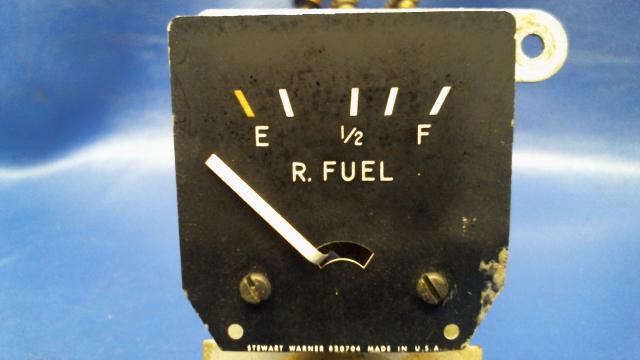 AS IS Stewart Warner - Gauge - Fuel Quantity RH