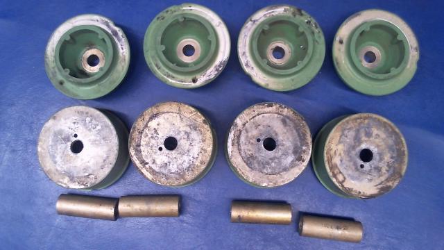 SET BARRY - ENGINE MOUNTS SET OF 4
