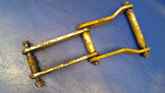 NPN Cessna - LINK ASSEMBLY- LEFT INBOARD FLAP INBOARD LINKS